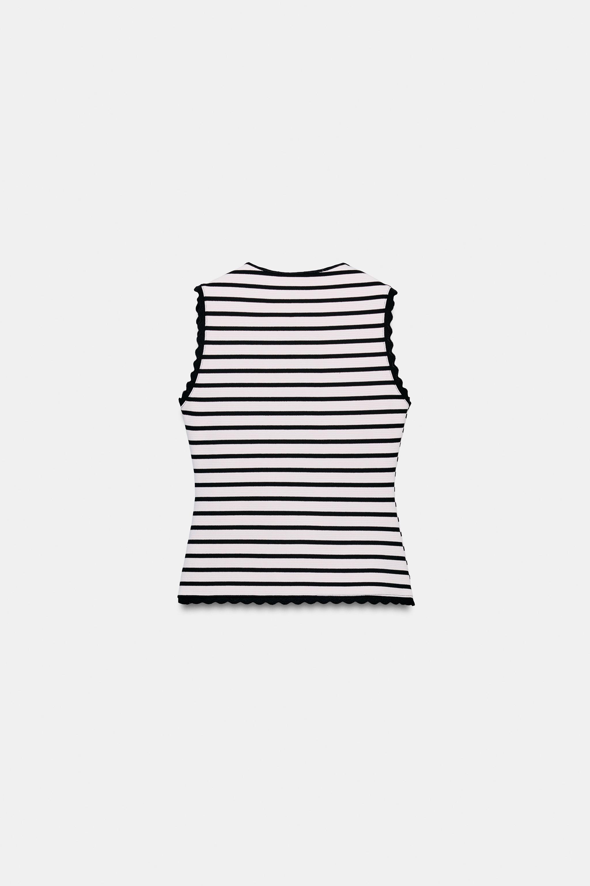 TOP GILET À RAYURES ET BOUTONS